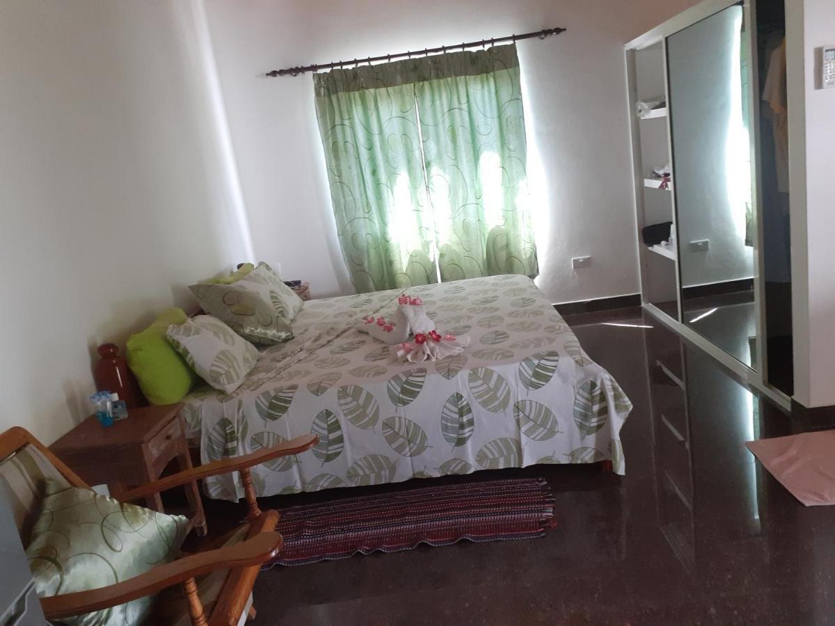 Corner Bay Apartments Beau Vallon,Mahe Виктория Екстериор снимка